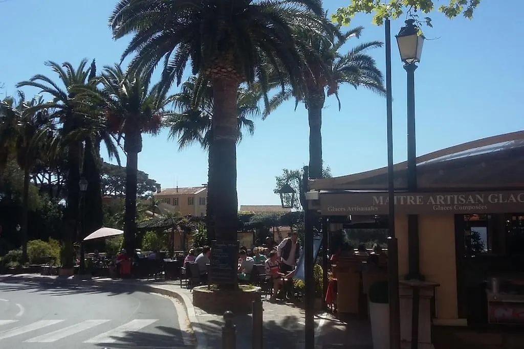Studio 4 Pers Coeur Du Lavandou 5Mn A Pied Des Plages Le Lavandou Appartement